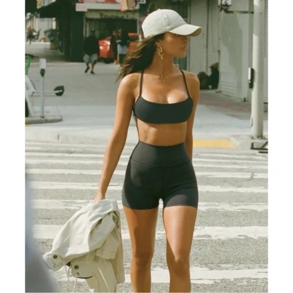 Joah Brown Body Short - Picture 1 of 13